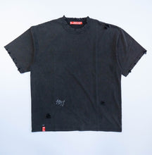 Load image into Gallery viewer, DELAVE T-SHIRT DISTRESSED